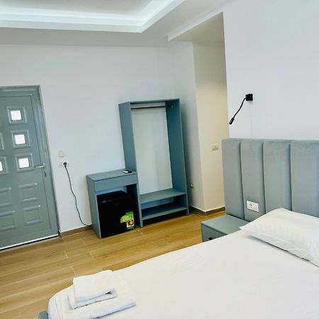 Petros Rooms ฮีมาเรอ ภายนอก รูปภาพ