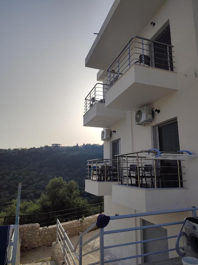 Petros Rooms ฮีมาเรอ ภายนอก รูปภาพ