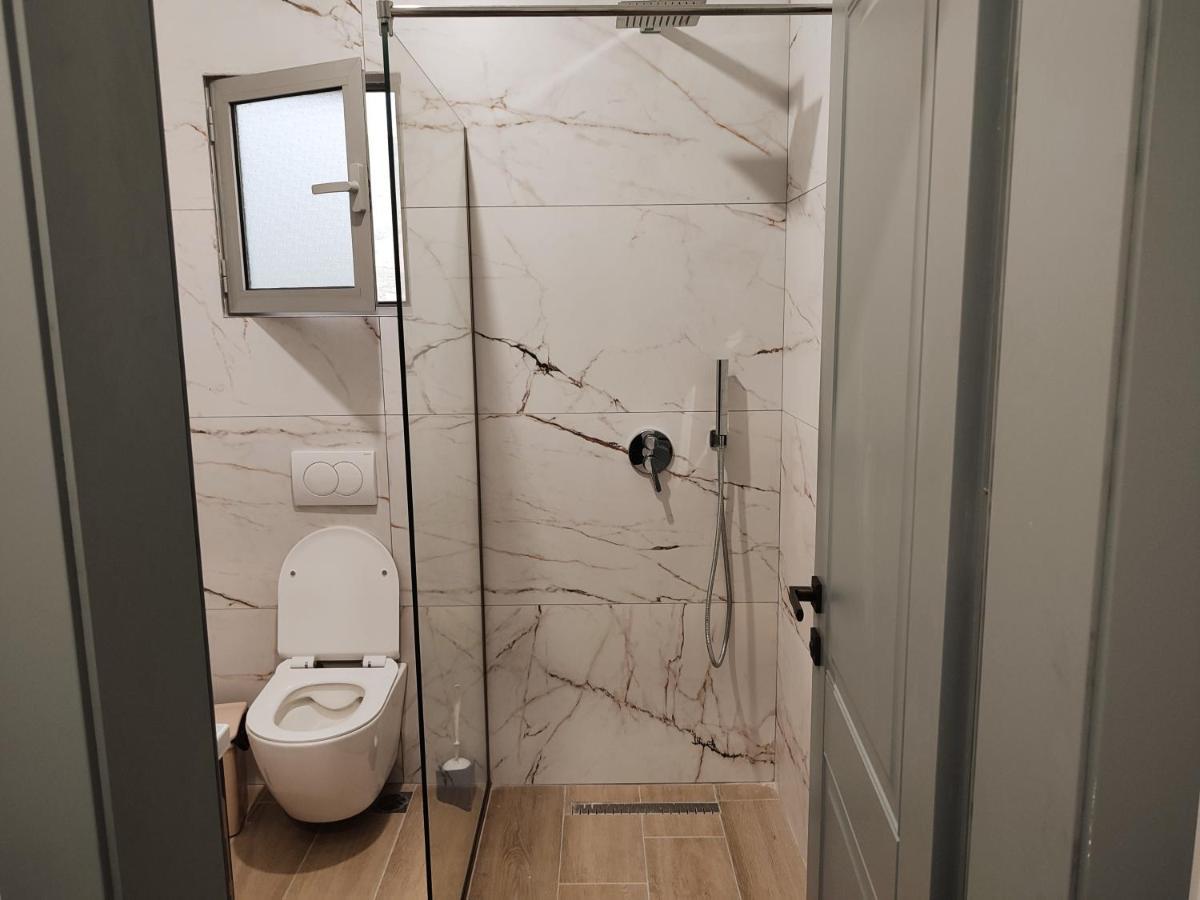 Petros Rooms ฮีมาเรอ ภายนอก รูปภาพ