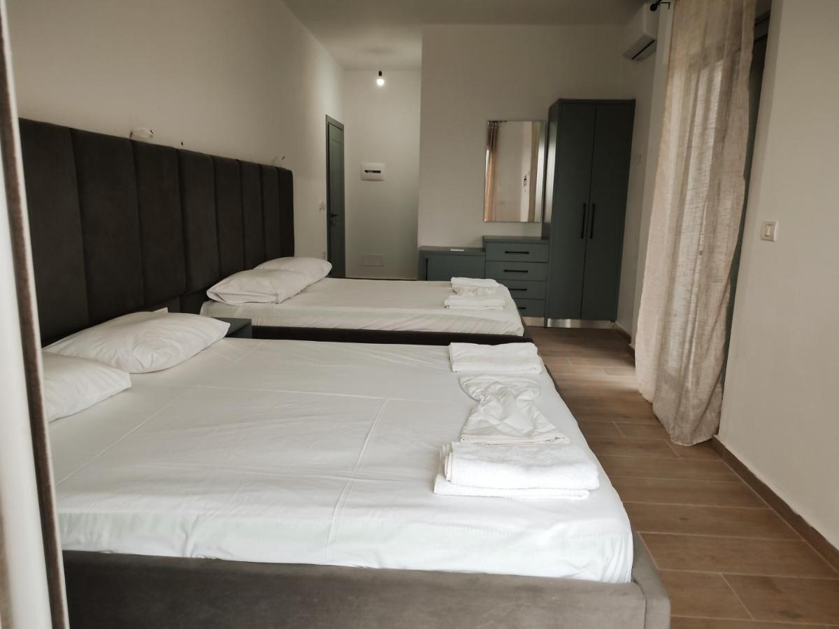Petros Rooms ฮีมาเรอ ภายนอก รูปภาพ