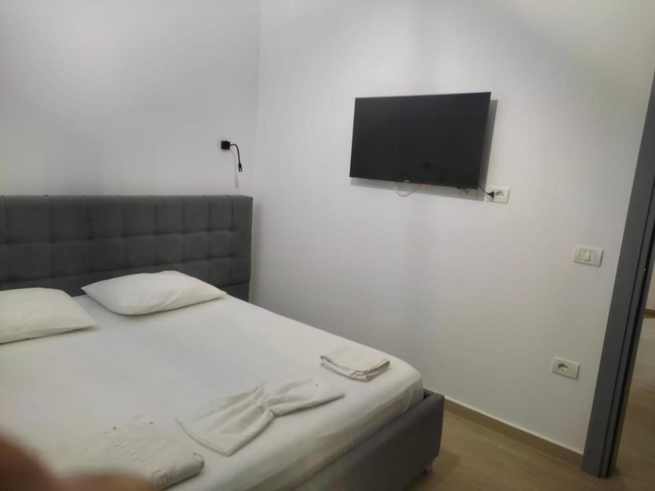 Petros Rooms ฮีมาเรอ ภายนอก รูปภาพ