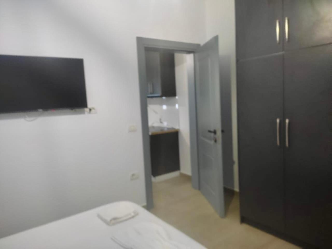 Petros Rooms ฮีมาเรอ ภายนอก รูปภาพ