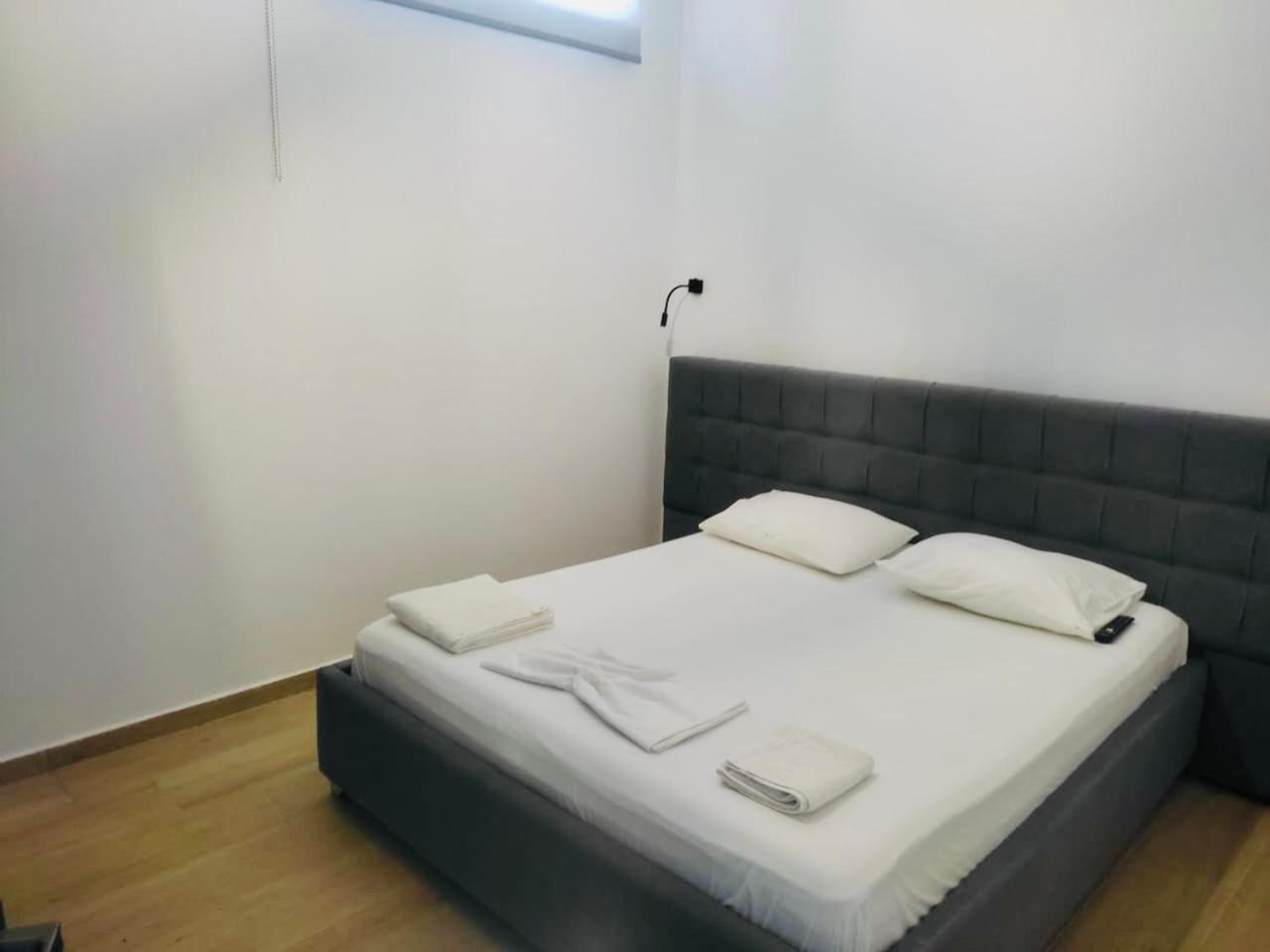 Petros Rooms ฮีมาเรอ ภายนอก รูปภาพ