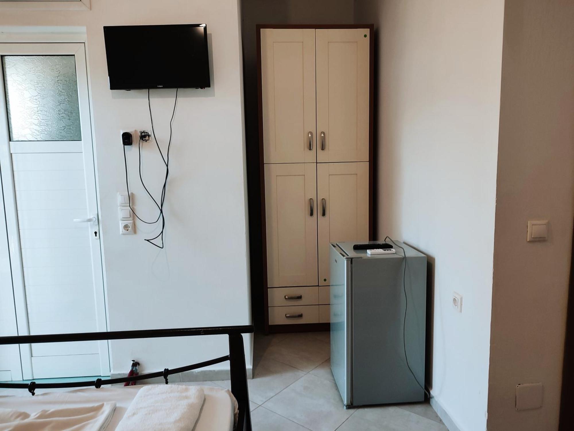 Petros Rooms ฮีมาเรอ ภายนอก รูปภาพ