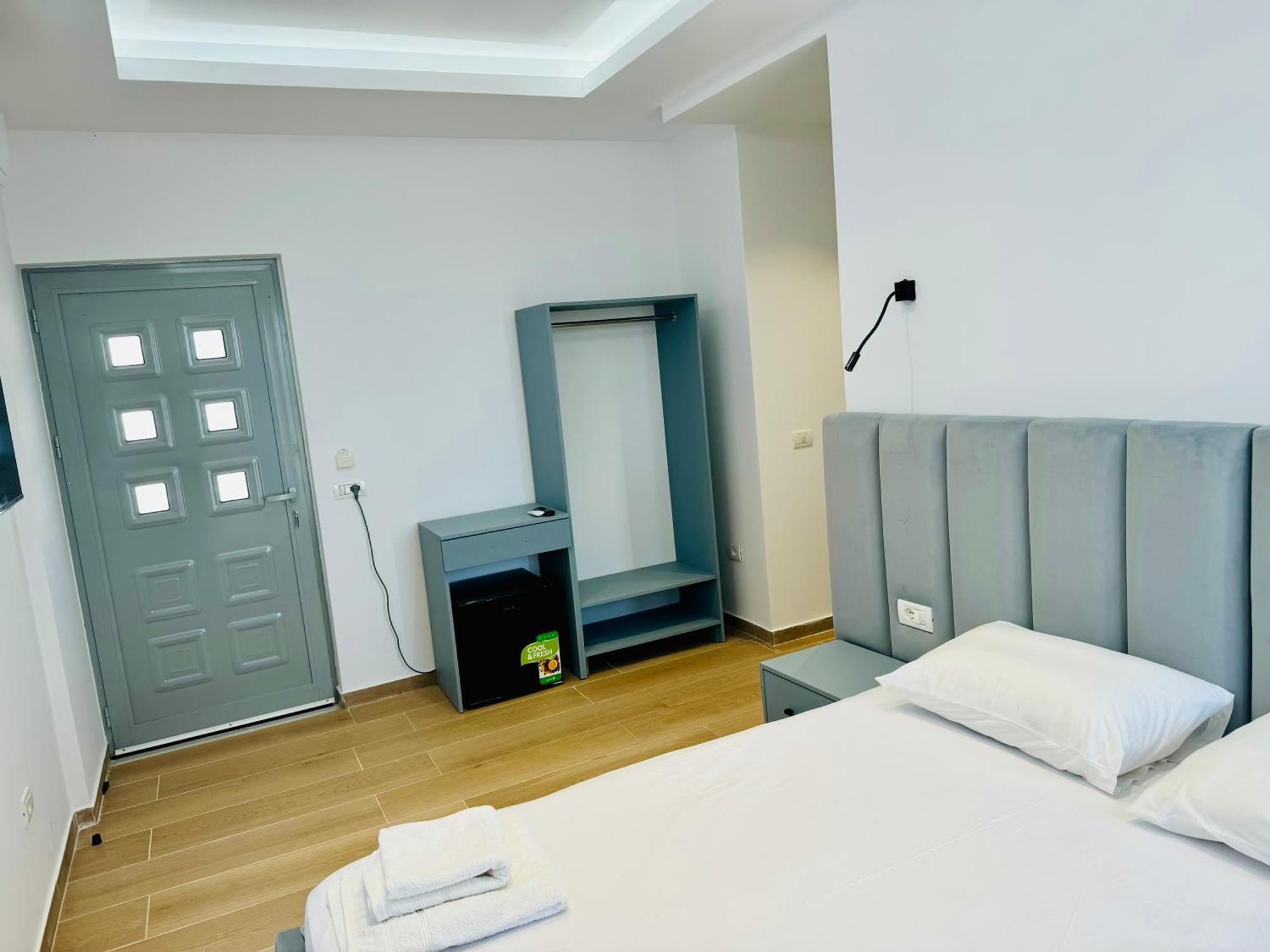 Petros Rooms ฮีมาเรอ ภายนอก รูปภาพ