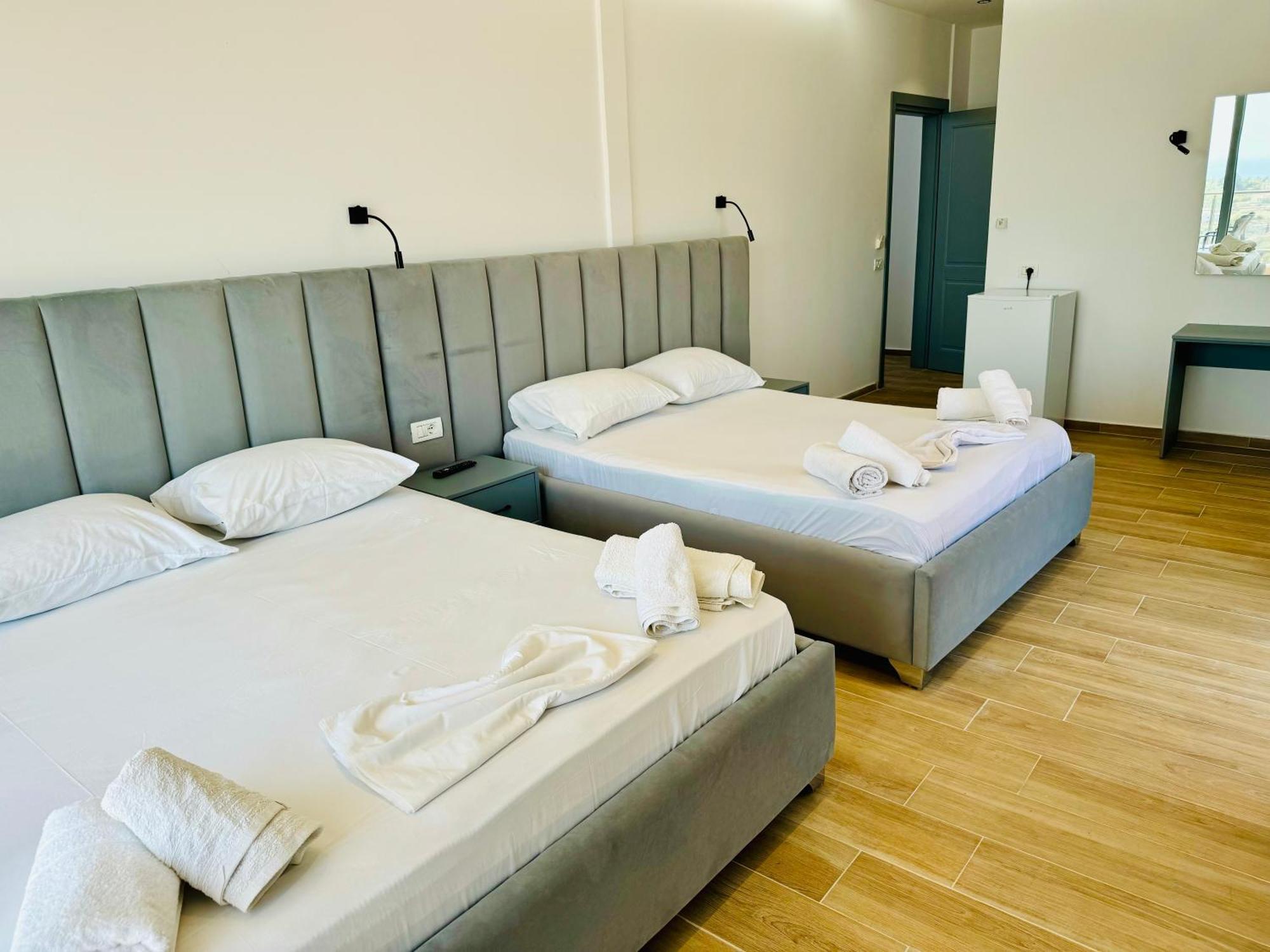 Petros Rooms ฮีมาเรอ ภายนอก รูปภาพ